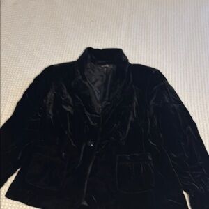 Chic Black Velvet Blazer